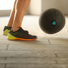 WHAT IS A SLAM BALL AND WHY YOU SHOULD INCLUDE IT IN YOUR WORKOUT